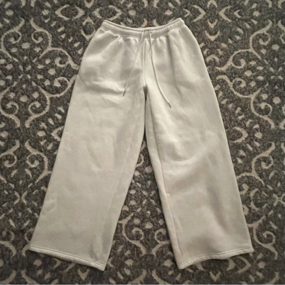 Women’s Low-Rise Wide Sweatpants